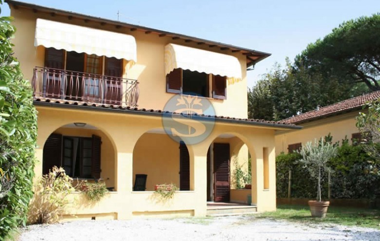 Villa singola in affitto a Forte dei Marmi