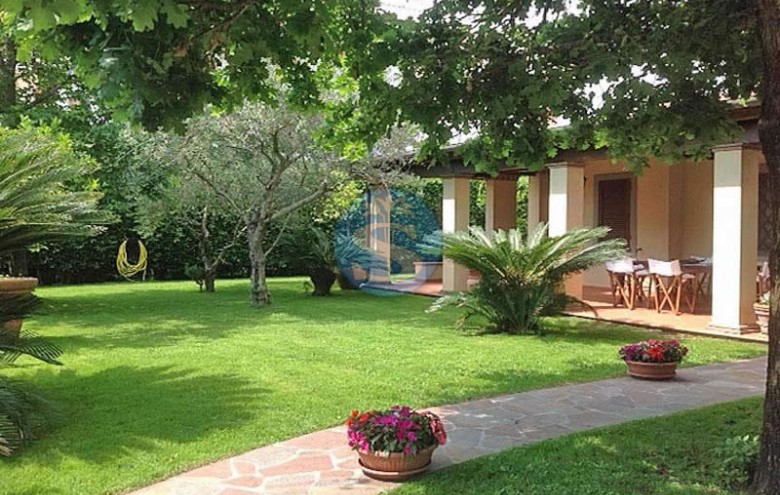 Villa singola in affitto a Forte dei Marmi