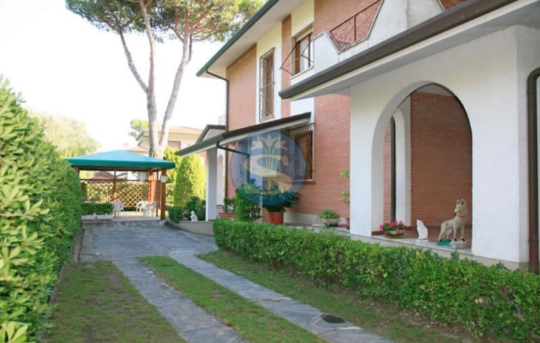 Villa singola in affitto a Forte dei Marmi