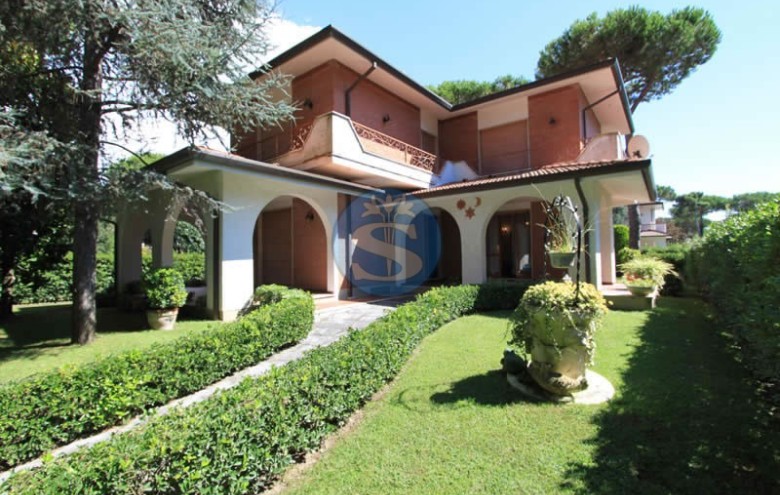 Villa singola in affitto a Forte dei Marmi