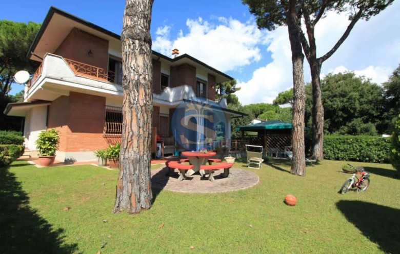 Villa singola in affitto a Forte dei Marmi
