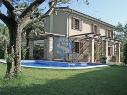 forte-dei-marmi-last-minute-villa-con-piscina-3-camere-2-bagni-disponibile-108-19