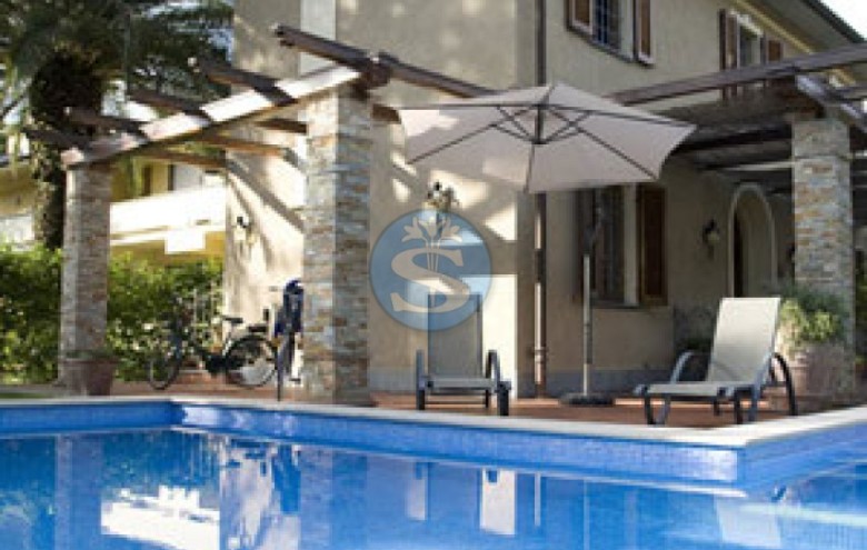 Villa singola in affitto a Forte dei Marmi