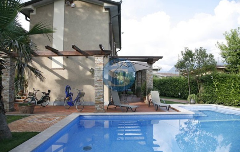Villa singola in affitto a Forte dei Marmi
