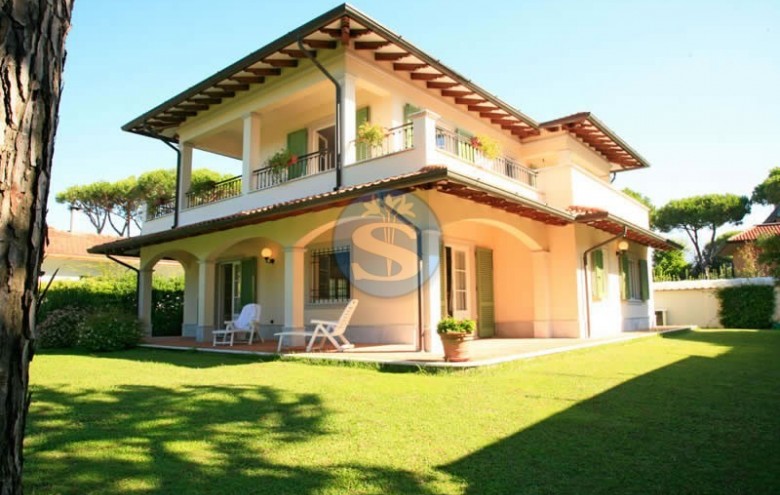 Villa singola in affitto a Forte dei Marmi