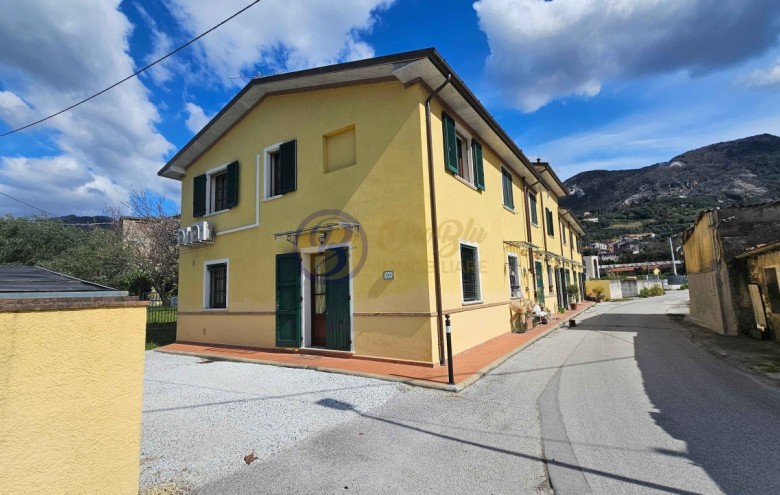 Villetta a schiera in vendita a Seravezza