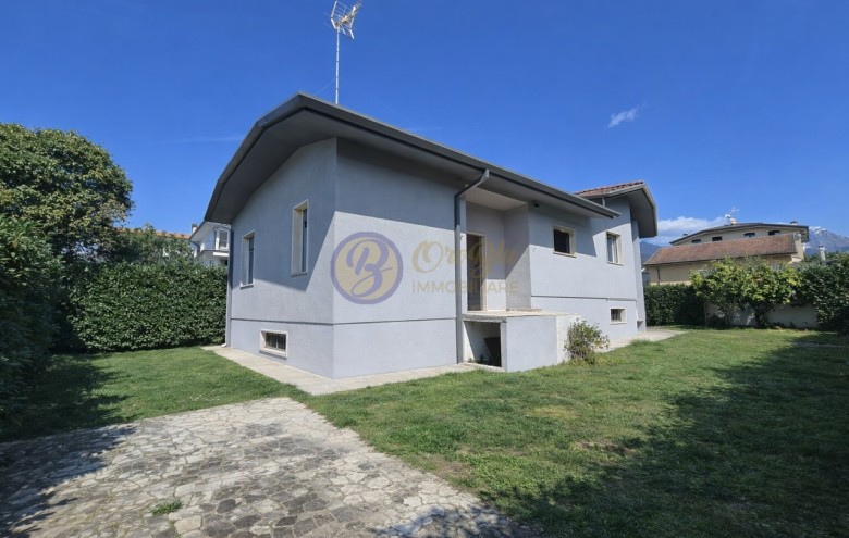 Villa singola in vendita a Seravezza