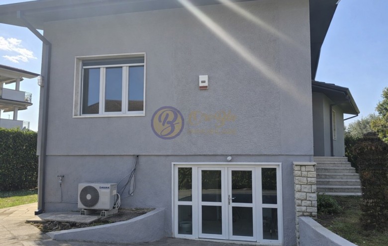 Villa singola in vendita a Seravezza