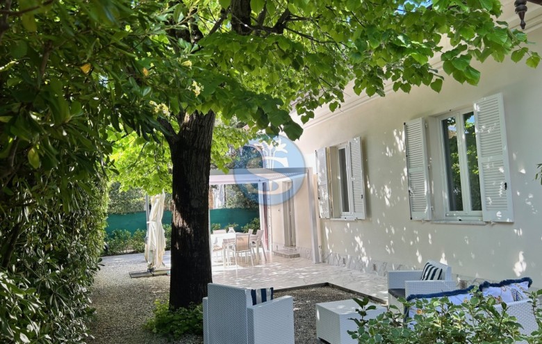 Villa singola in vendita a Pietrasanta