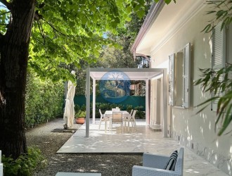 Villa singola in vendita a Marina di Pietrasanta