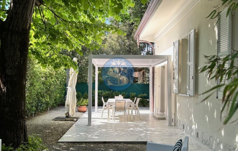 Villa singola in vendita a Pietrasanta