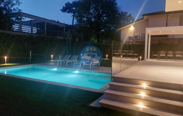 Villa singola in vendita a Pietrasanta