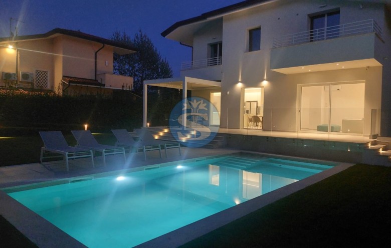 Villa singola in vendita a Pietrasanta