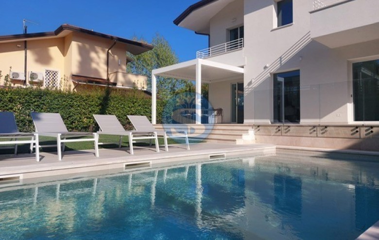 Villa singola in vendita a Pietrasanta