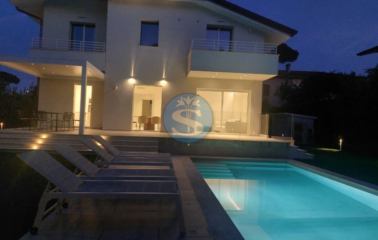 Villa singola in vendita a Pietrasanta