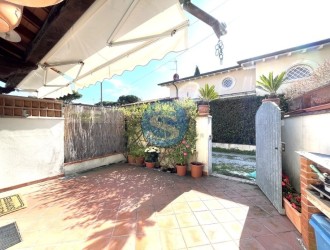 Bifamiliare in vendita a Marina di Pietrasanta