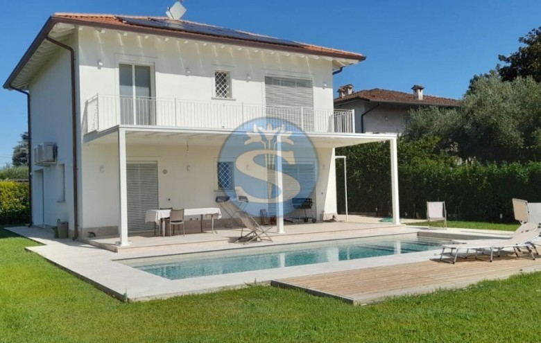Villa singola in vendita a Pietrasanta