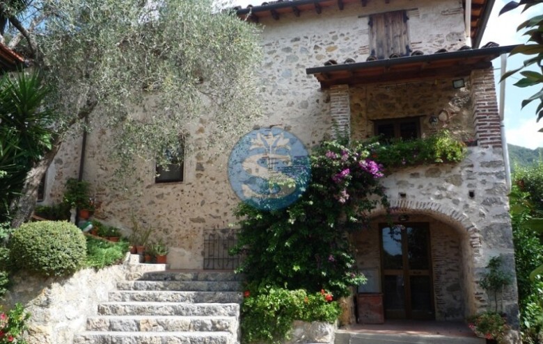 Rustico in vendita a Camaiore