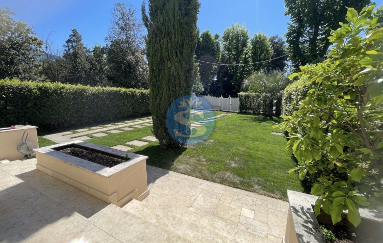 Villa singola in vendita a Pietrasanta