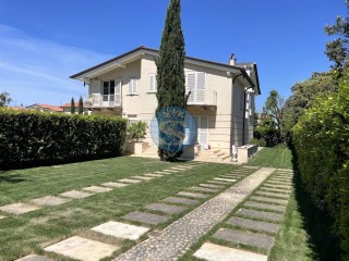 Villa singola in vendita a Pietrasanta