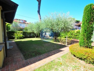 Villa singola in vendita a Marina di Pietrasanta