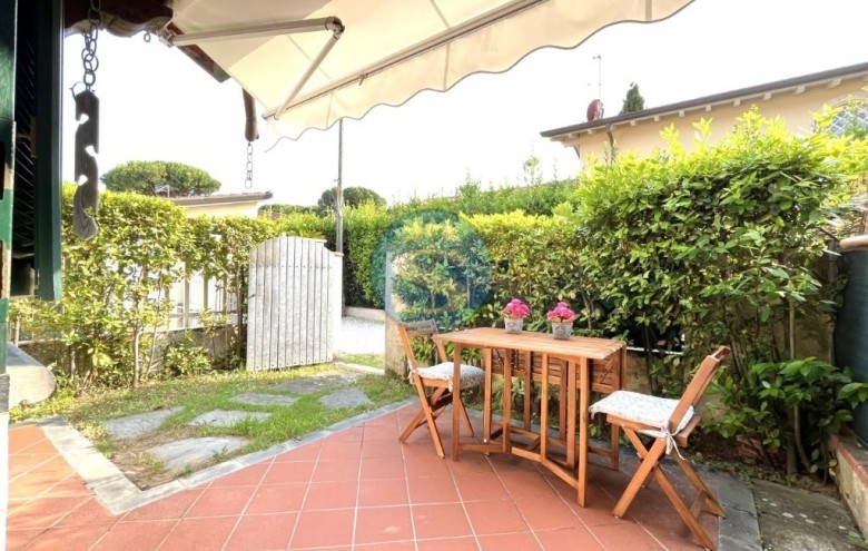 Bifamiliare in vendita a Pietrasanta