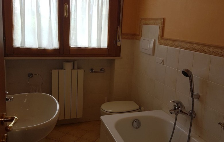 Terratetto in vendita a Massa