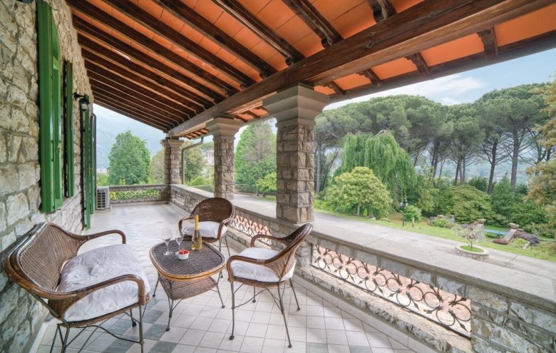 Villa singola in vendita a Camaiore