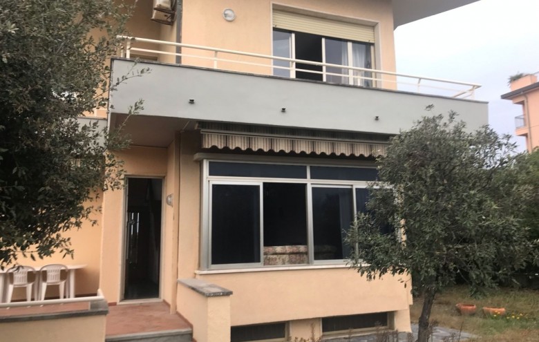 Bifamiliare in vendita a Pietrasanta