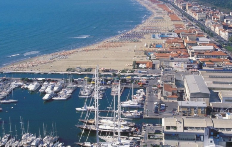 Appartamento in vendita a Viareggio