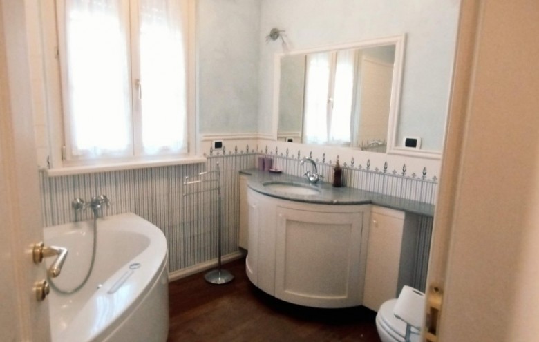 Appartamento in vendita a Viareggio