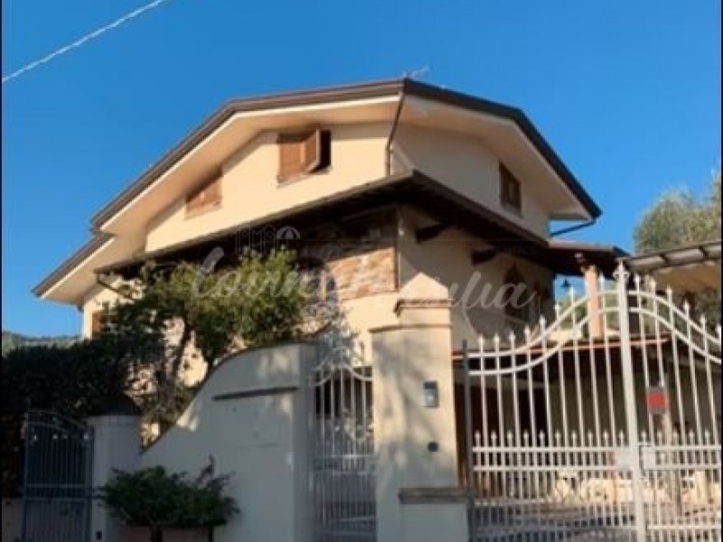 Villa singola in vendita a Massarosa