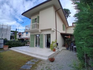 Villetta a schiera in vendita a Pietrasanta