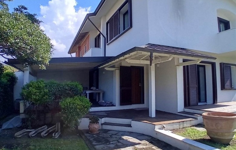 Bifamiliare in vendita a Forte dei Marmi