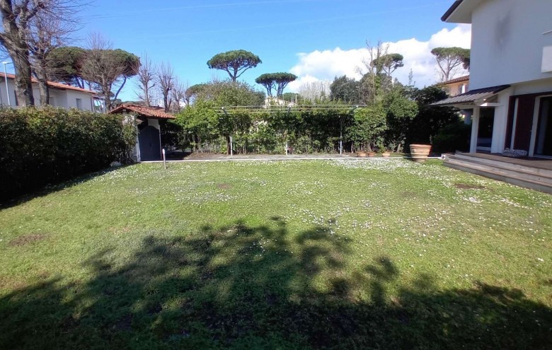 Bifamiliare in vendita a Forte dei Marmi