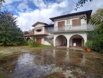 Rustico in vendita a Marina di Pietrasanta