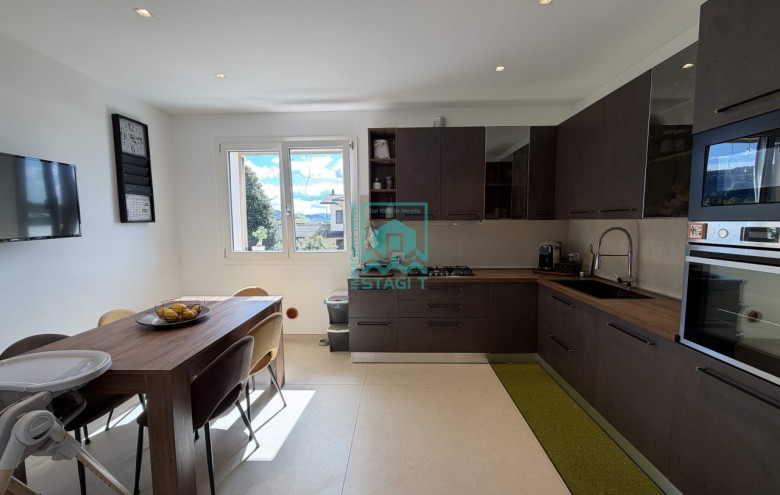 Appartamento in vendita a Camaiore