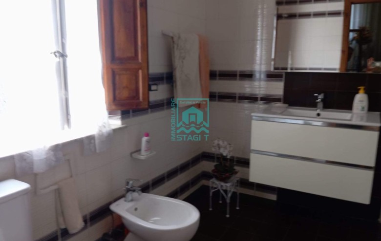 Bifamiliare in vendita a Massarosa