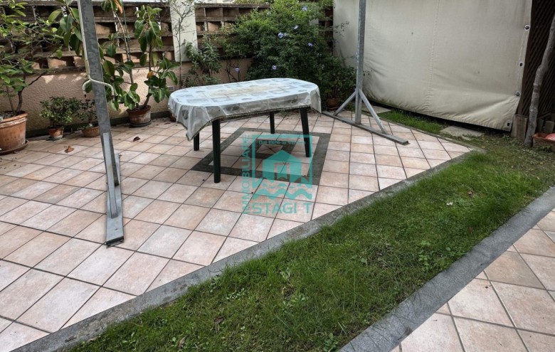 Bifamiliare in vendita a Camaiore