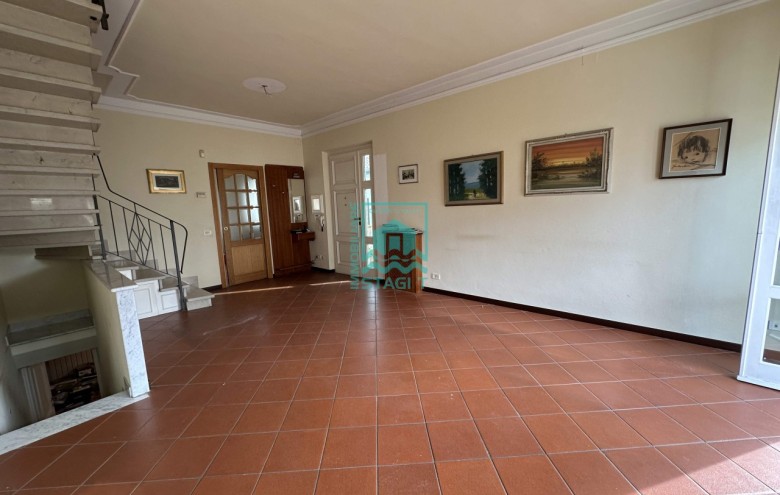 Bifamiliare in vendita a Camaiore