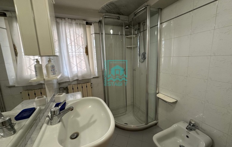 Bifamiliare in vendita a Camaiore