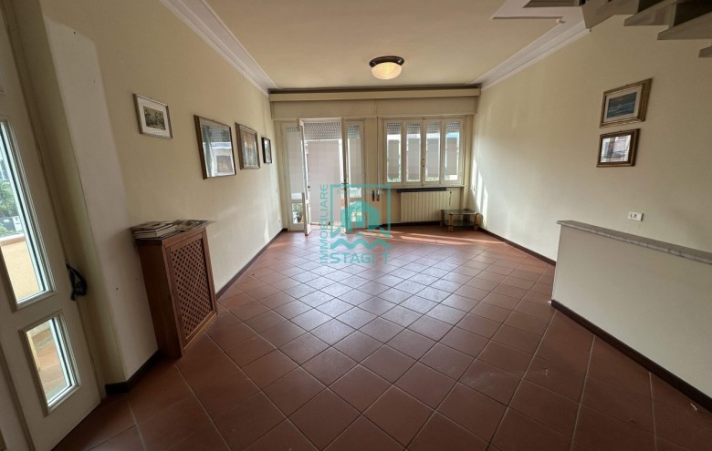 Bifamiliare in vendita a Camaiore