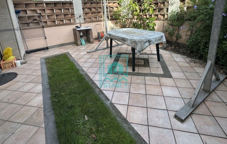 Bifamiliare in vendita a Camaiore