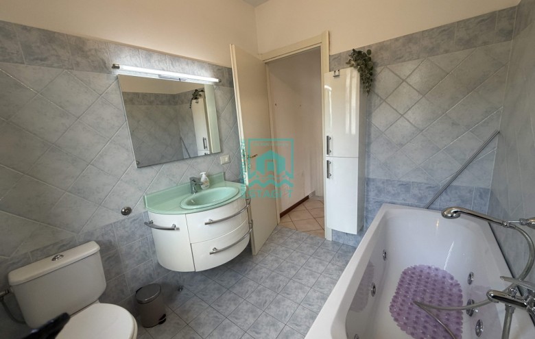 Bifamiliare in vendita a Camaiore