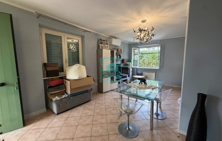 Bifamiliare in vendita a Camaiore