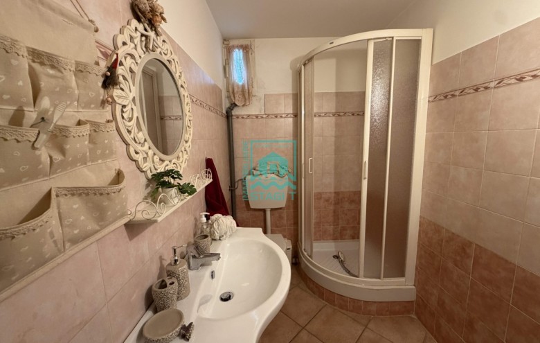 Bifamiliare in vendita a Camaiore