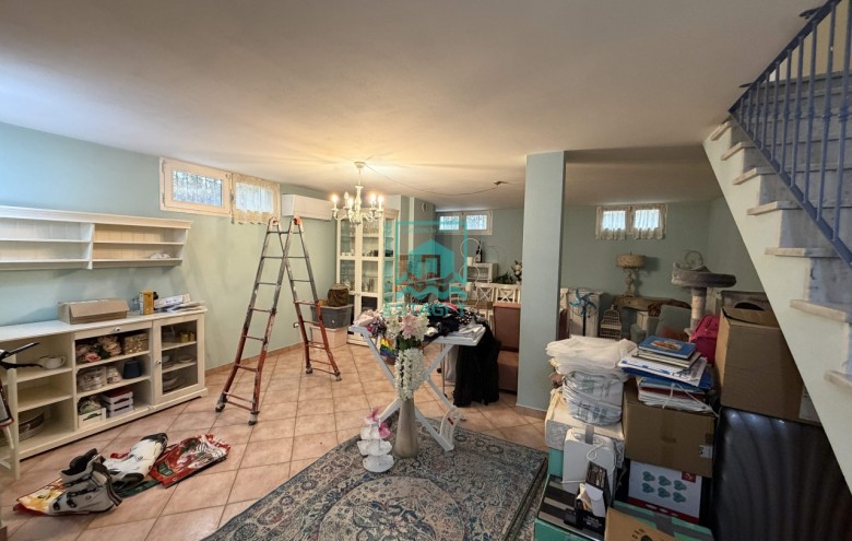 Bifamiliare in vendita a Camaiore