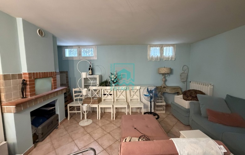 Bifamiliare in vendita a Camaiore