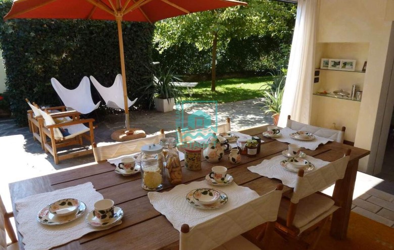 Bifamiliare in vendita a Camaiore