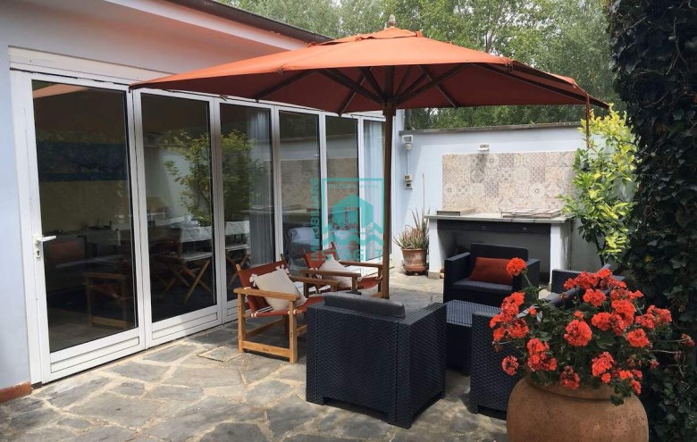 Bifamiliare in vendita a Camaiore